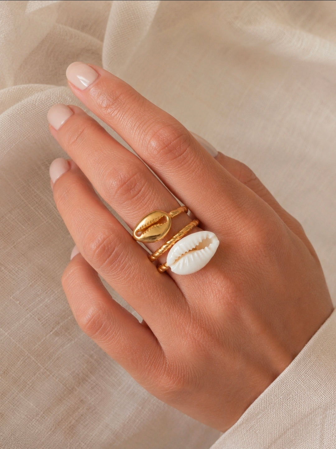 Shell Luxe – Goldener Kaurimuschel Ring | Verstellbar | Boho Schmuck | 304 Edelstahl-Design